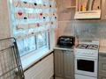3-бөлмелі пәтер · 63.2 м² · 1/5 қабат, Пришахтинск, Пришахтинск, 23й микрорайон 31 — Дет сад Алмагуль, бағасы: 15.5 млн ₸ в Караганде, Алихана Бокейханова р-н