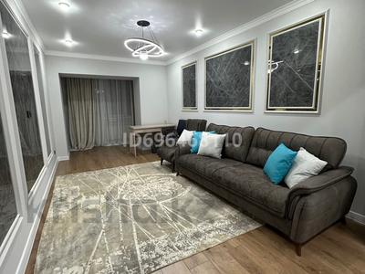 3-комнатная квартира, 81 м², 5/5 этаж помесячно, мкр Самал-2 47 — Мендикулова/Снегина за 550 000 〒 в Алматы, Медеуский р-н