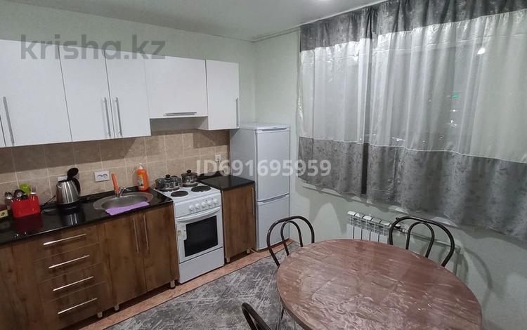 1-комнатная квартира · 40 м² · 8/9 этаж, Байтурсынова 65 — Спорт комплекс Тарлан (ФОК), 20 школа, ресторан Батыр за 1 500 〒 в Семее — фото 4