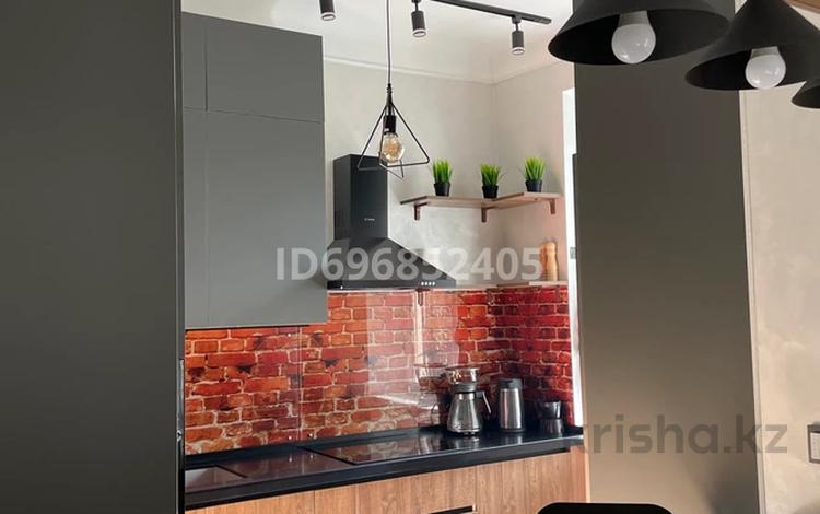 3-комнатная квартира · 70 м² · 2/3 этаж, мкр Центральный, Азаттык 51А — Возле Адала за 300 000 〒 в Атырау — фото 2