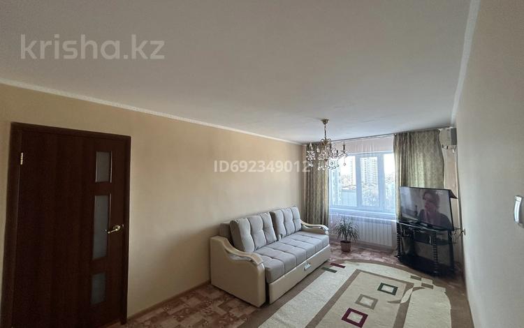 4-комнатная квартира, 91 м², 8/9 этаж, мкр 11 за 30 млн 〒 в Актобе, мкр 11 — фото 2