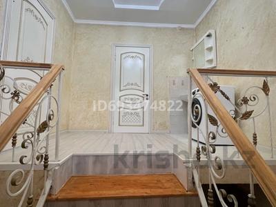 4-комнатный дом помесячно, 160 м², 6 сот., мкр Думан-1 24а — Бурабай за 400 000 〒 в Алматы, Медеуский р-н