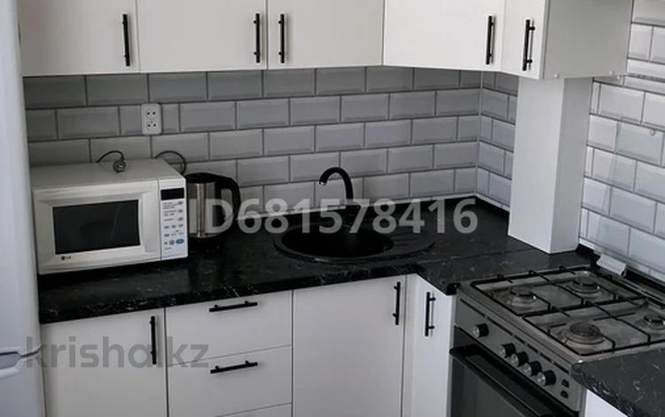 1-комнатная квартира · 38 м² · 8/9 этаж, 5-й мкр 9 за 140 000 〒 в Аксае — фото 6