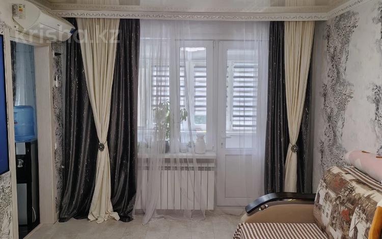 2-бөлмелі пәтер · 48.4 м² · 5/5 қабат, Матросова, бағасы: 14.9 млн ₸ в Уральске — фото 2