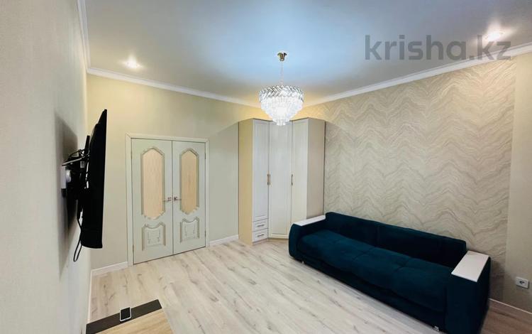 1-комнатная квартира · 42 м² · 4/5 этаж, мкр Юго-Восток за 21.5 млн ₸ в Караганде, Казыбек би р-н — фото 2