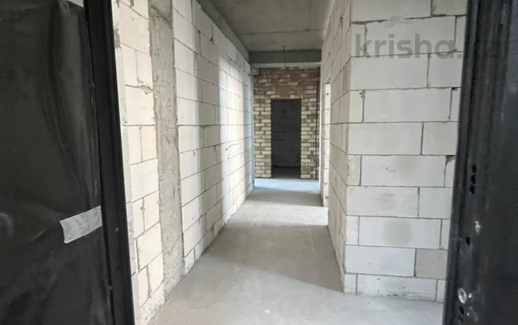 3-бөлмелі пәтер · 82 м² · 6/9 қабат, Султан Бейбарыс 437, бағасы: 31 млн ₸ в Атырау — фото 2