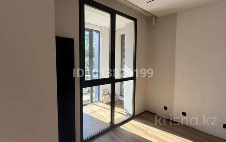 2-бөлмелі пәтер · 76.7 м² · 2/5 қабат, Көктөбе ш/а., Сагадат Нурмагамбетова 144, бағасы: 140 млн ₸ в Алматы, Медеуский р-н — фото 2