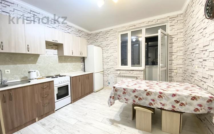 2-комнатная квартира, 65 м², 3/9 этаж помесячно, Е117 42 за 145 000 〒 в Астане, Есильский р-н — фото 89