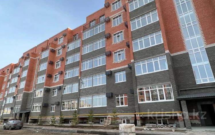 2-комнатная квартира, 72 м², 3/5 этаж, мкр. Батыс-2