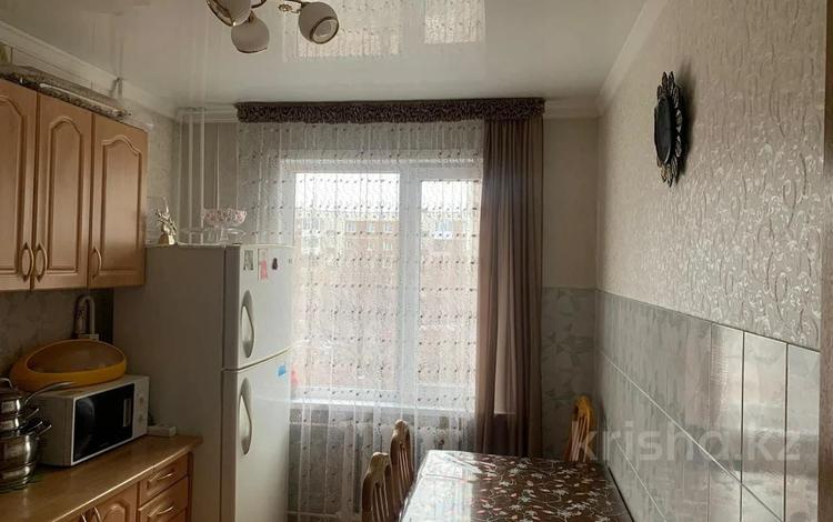 3-комнатная квартира, 74 м², 3/6 этаж, Тлеулена