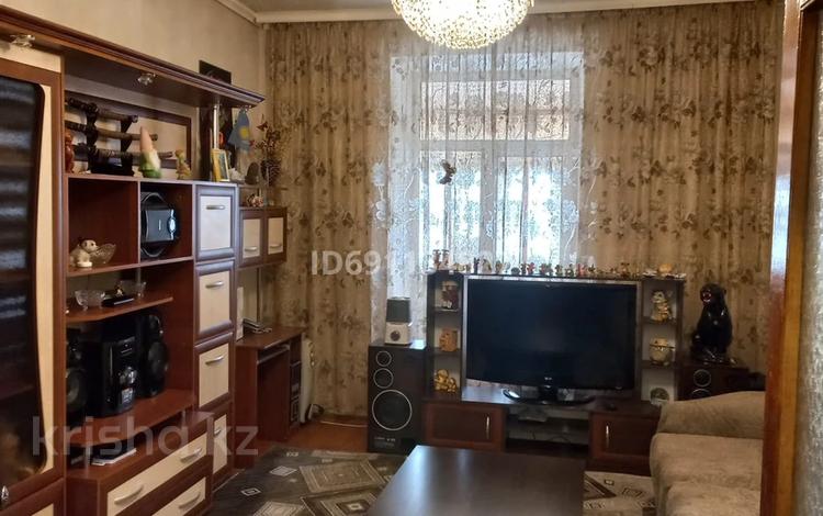2-комнатная квартира, 52 м², 3/3 этаж, Улытауская за 10.5 млн 〒 в Сатпаев — фото 2