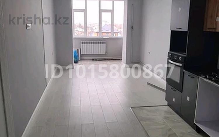 2-бөлмелі пәтер · 68 м² · 3/5 қабат, мкр Омега, Кокчетавская 1/5 — Рядок рынок Алтын алма и школа номер 4, бағасы: 170 000 ₸ в Уральске — фото 2