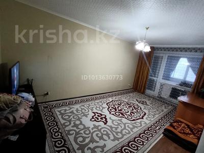 3-комнатная квартира · 64 м² · 4/5 этаж, Майкудук, 15й микрорайон 18 за 130 000 ₸ в Караганде, Алихана Бокейханова р-н