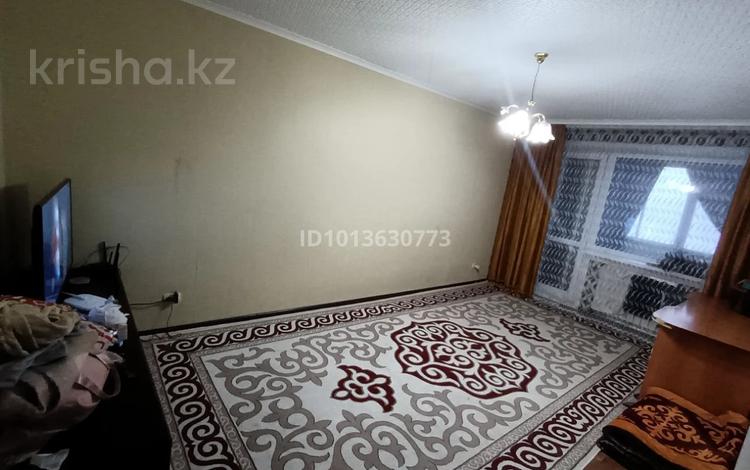 3-комнатная квартира · 64 м² · 4/5 этаж, Майкудук, 15й микрорайон 18 за 130 000 ₸ в Караганде, Алихана Бокейханова р-н — фото 3