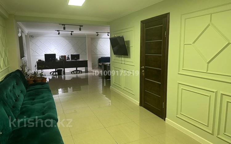 Кеңселер · 90 м², бағасы: 100 000 ₸ в Атырау — фото 2