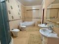 Отдельный дом · 7 комнат · 450.7 м² · 10.26 сот., Микрорайон Самал-1 за 100 млн ₸ в Уральске — фото 29
