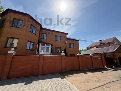 Отдельный дом · 7 комнат · 450.7 м² · 10.26 сот., Микрорайон Самал-1 за 100 млн ₸ в Уральске