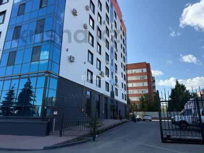 2-комнатная квартира · 80 м² · 4/9 этаж, Каирбекова 31 — ЦУМ, Рахат за 550 000 〒 в Костанае