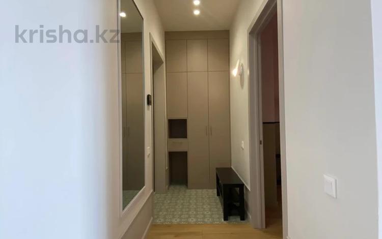 2-комнатная квартира · 42 м² · 11/12 этаж, Сыганак 28 за 300 000 ₸ в Астане, Нура р-н — фото 2