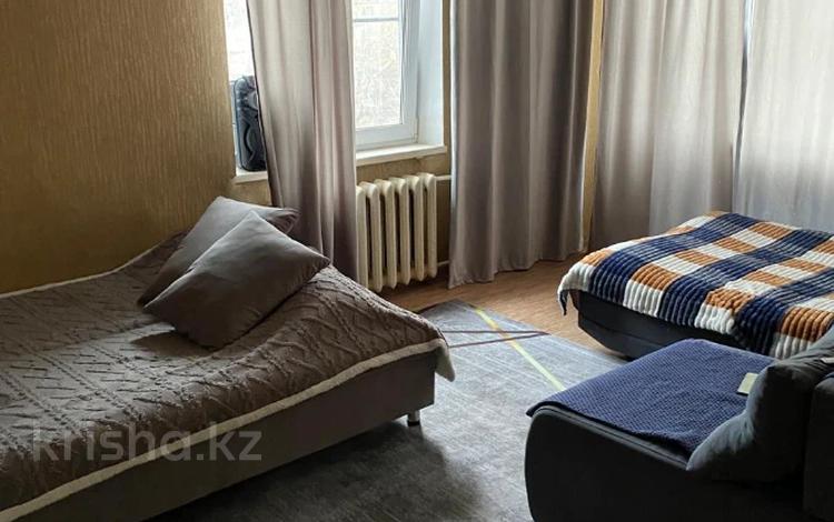 1-комнатная квартира · 30 м² · 5/5 этаж, Кабанбай Батыра 136 за 13 млн ₸ в Усть-Каменогорске — фото 4