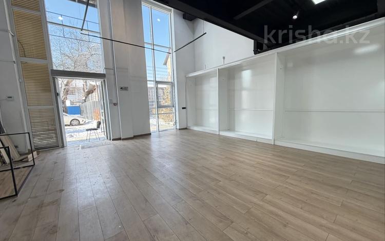 Свободное назначение, офисы, магазины и бутики, склады, общепит, салоны красоты, бани, гостиницы и зоны отдыха, фитнес и спорт, медцентры и аптеки, образование, развлечения, конференц-залы, кабинеты и рабочие места, студии · 300 м² за 2 млн 〒 в Алматы, Медеуский р-н — фото 8