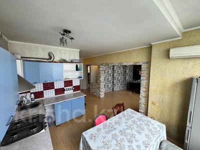 2-бөлмелі пәтер · 56 м² · 9/9 қабат, мкр Мамыр-4 300, бағасы: 30 млн 〒 в Алматы, Ауэзовский р-н