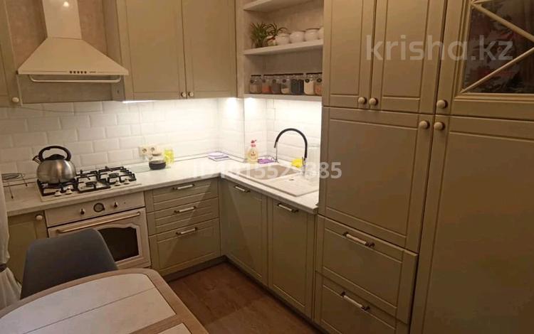 3-бөлмелі пәтер · 82 м², Көктем-1 ш/а., Утепова — Жарокова, бағасы: 70 млн ₸ в Алматы, Бостандыкский р-н — фото 2