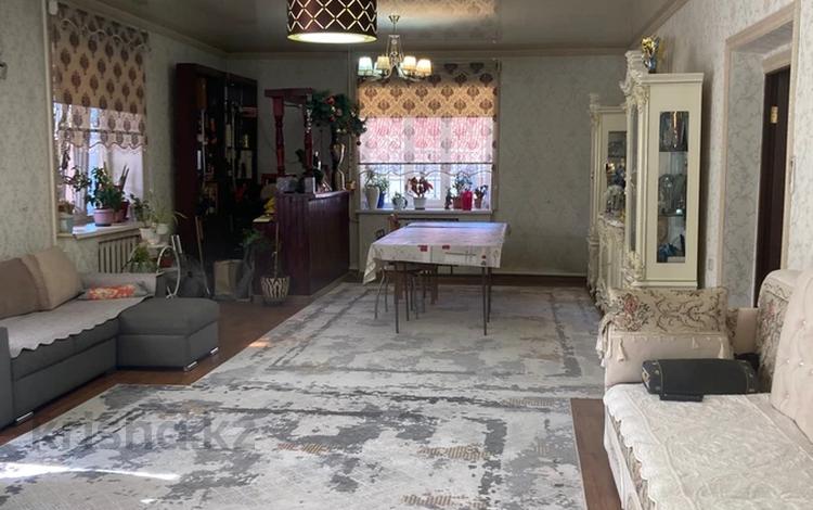 Отдельный дом · 7 комнат · 268 м² · 14 сот., мкр Калкаман-2, Кенесбаева 10 за 195 млн 〒 в Алматы, Наурызбайский р-н — фото 2