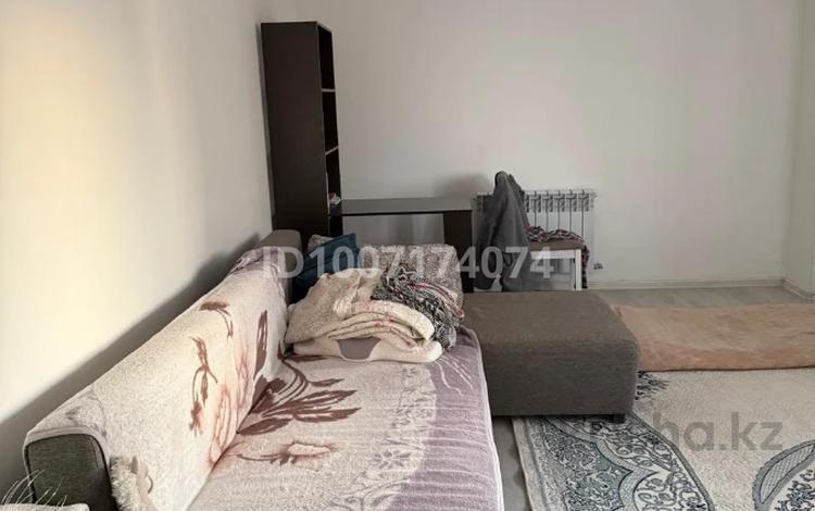 1-комнатная квартира · 55 м² · 7/9 этаж, мкр Жетысу-1 51 за 230 000 ₸ в Алматы, Ауэзовский р-н — фото 2