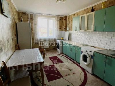 2-бөлмелі пәтер, 80 м², 2/9 қабат, мкр 12 53, бағасы: 25.5 млн 〒 в Актобе, мкр 12