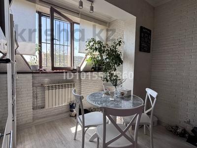 3-комнатная квартира · 71.2 м² · 6/9 этаж, мкр Аксай-2 — ул. Момышулы-Елемесова за 49.5 млн ₸ в Алматы, Ауэзовский р-н