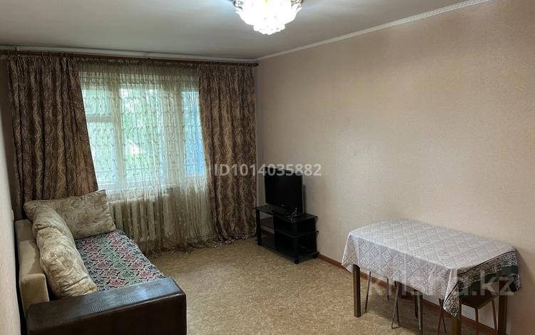 1-комнатная квартира · 35 м² · 4/5 этаж, мкр Юго-Восток, 28й микрорайон 1 — Роза роз, Раха южный за 110 000 ₸ в Караганде, Казыбек би р-н — фото 2