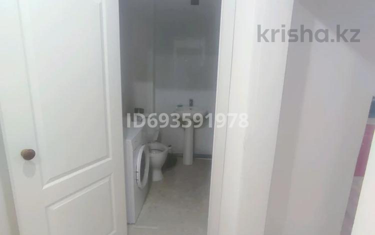 1-комнатная квартира · 30 м² · 1/5 этаж, Циолковского 4 — Абуылхайырхан за 10 000 ₸ в Уральске — фото 4