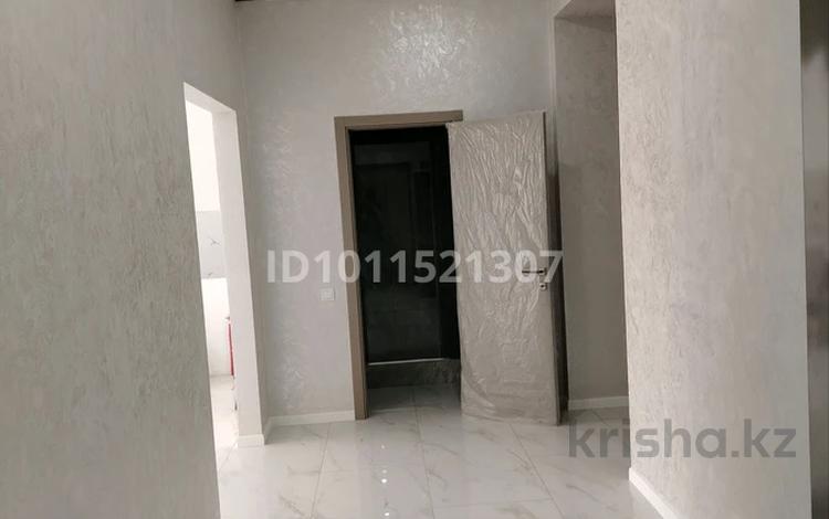 2-бөлмелі пәтер · 75 м² · 1/5 қабат, Кайрата Жумагалиева 73 — т. д. Атриум, бағасы: 35 млн ₸ в Уральске — фото 14