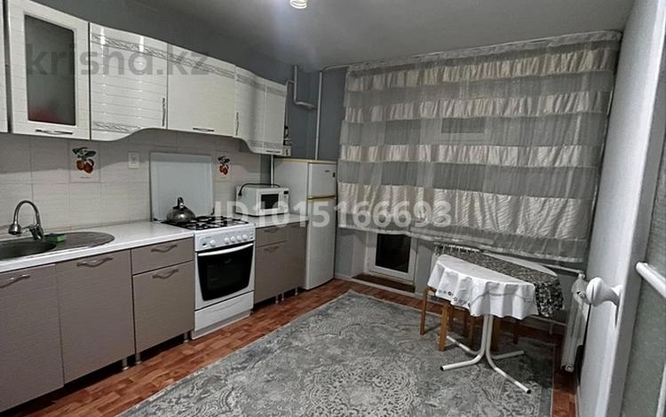 1-комнатная квартира · 43 м² · 1/10 этаж, мкр Кунаева 67 — Бассейна Самал за 135 000 ₸ в Уральске — фото 2