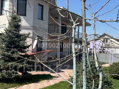 Аренда домов или дач в Алматы: Отдельный дом · 6 комнат · 275 м², мкр Акжар, Мкр Акжар, ул.Молдагалиева — Рядом школа 186 , ясли сад 194 и магазин Тан-нур за 900 000 〒 Отдельный дом · 6 комнат · 275 м², мкр Акжар, Мкр Акжар, ул.Молдагалиева — Рядом школа 186 , ясли сад 194 и магазин Тан-нур за 900 000 〒 в Алматы, Наурызбайский р-н