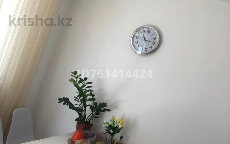 2-бөлмелі пәтер · 57 м² · 6/9 қабат, Казыбек би 1, бағасы: 300 000 ₸ в Усть-Каменогорске — фото 3