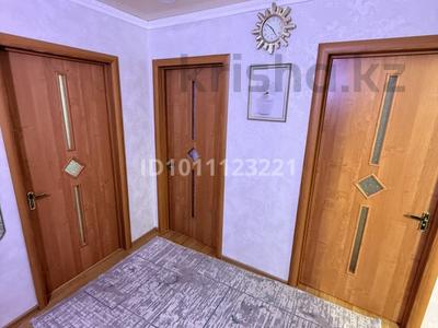 3-бөлмелі пәтер · 60 м² · 5/5 қабат, Есенберлина — Школа 3, бағасы: 19 млн ₸ в Жезказгане