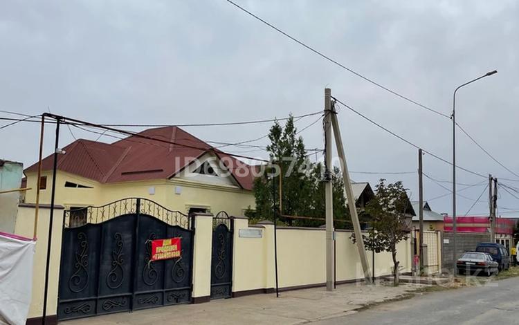 Отдельный дом · 5 комнат · 165 м² · 8 сот., мкр Самал-2 2375 — Салтанатты улица за 95 млн 〒 в Шымкенте, Абайский р-н — фото 2