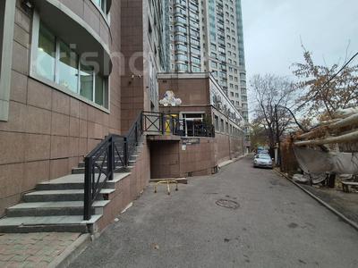 Еркін, кеңселер, дүкендер мен бутиктер, қоғамдық тамақтану орны, сұлулық салондары, монша, қонақ үй және демалыс орындары, медорталықтар мен дәріханалар, білім орталықтары, ойын-сауық · 890.9 м², бағасы: 605 млн ₸ в Алматы, Медеуский р-н