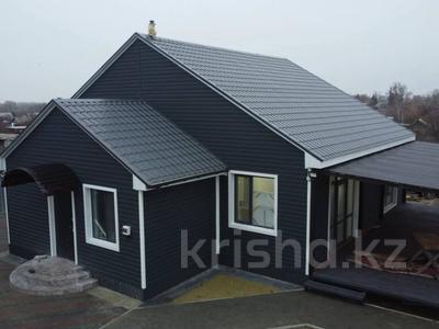 Отдельный дом · 3 комнаты · 160 м² · 10 сот., Абая 1 за 55 млн 〒 в Костанае