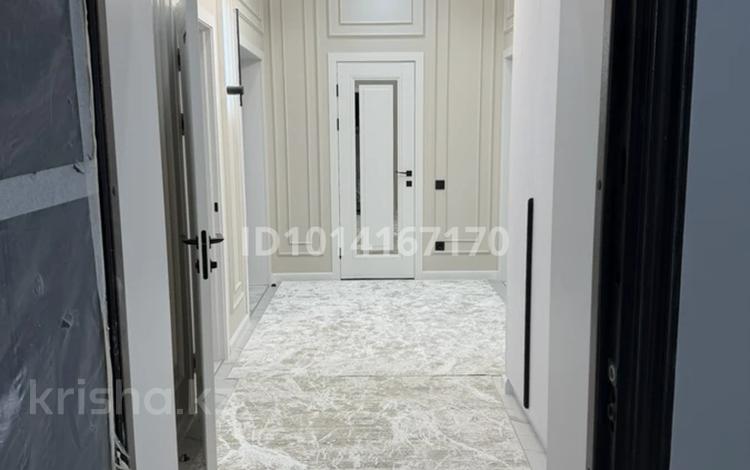3-комнатная квартира · 110 м² · 8/9 этаж, мкр. Алтын орда, Алия Молдагулова 66 Г за 57 млн ₸ в Актобе — фото 2