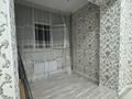 2-бөлмелі пәтер · 56.7 м² · 4/6 қабат, 31Б ш/а. 15 — Рядом есть:Есенов универ,Ак базар,Сары базар,Налоговый,Кеден,Дана супермаркет,Школа,Айша сарай, бағасы: 15.5 млн ₸ в Актау, 31Б мкр — фото 4