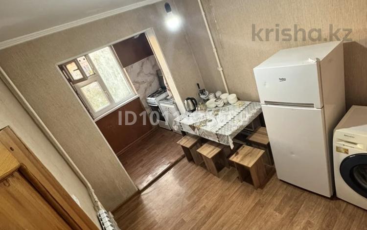 3-комнатная квартира · 65 м² · 4/5 этаж, 17-й микрорайон, 17-й микрорайон — Дуйсена Еримбетова за 160 000 ₸ в Шымкенте, Аль-Фарабийский р-н — фото 2