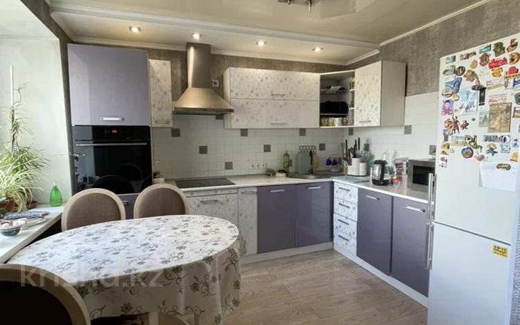 3-комнатная квартира · 70 м² · 6/9 этаж, Пермитина 31 — Пл. Республики за 300 000 〒 в Усть-Каменогорске — фото 2