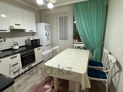 2-комнатная квартира · 65 м² · 7/9 этаж, мкр Аксай-1 11/7 за 45.5 млн ₸ в Алматы, Ауэзовский р-н