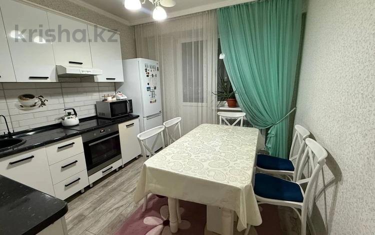 2-бөлмелі пәтер · 65 м² · 7/9 қабат, мкр Аксай-1 11/7, бағасы: 45.5 млн ₸ в Алматы, Ауэзовский р-н — фото 2