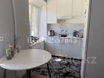 2-бөлмелі пәтер · 42 м² · 1/4 қабат, Кайсенова 88, бағасы: 180 000 ₸ в Усть-Каменогорске, Ульбинский