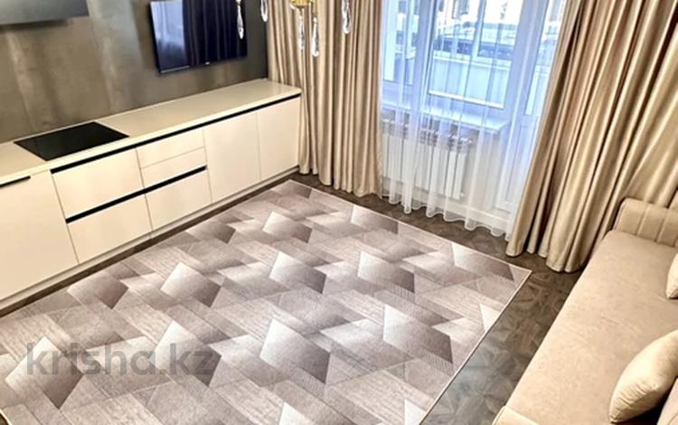 4-бөлмелі пәтер · 120 м² · 2/12 қабат, мкр Самал-2 86 — Достык Плаза, бағасы: 35 000 ₸ в Алматы, Медеуский р-н — фото 2