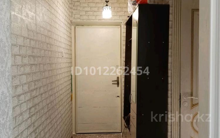 2-бөлмелі пәтер · 45 м² · 5/5 қабат, мкр Талас, Талас ш/а 25, бағасы: 10 млн ₸ в Таразе — фото 2
